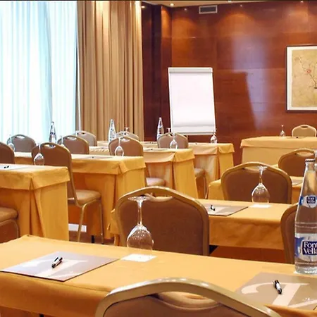 Готель Vincci Ciudad De 4*